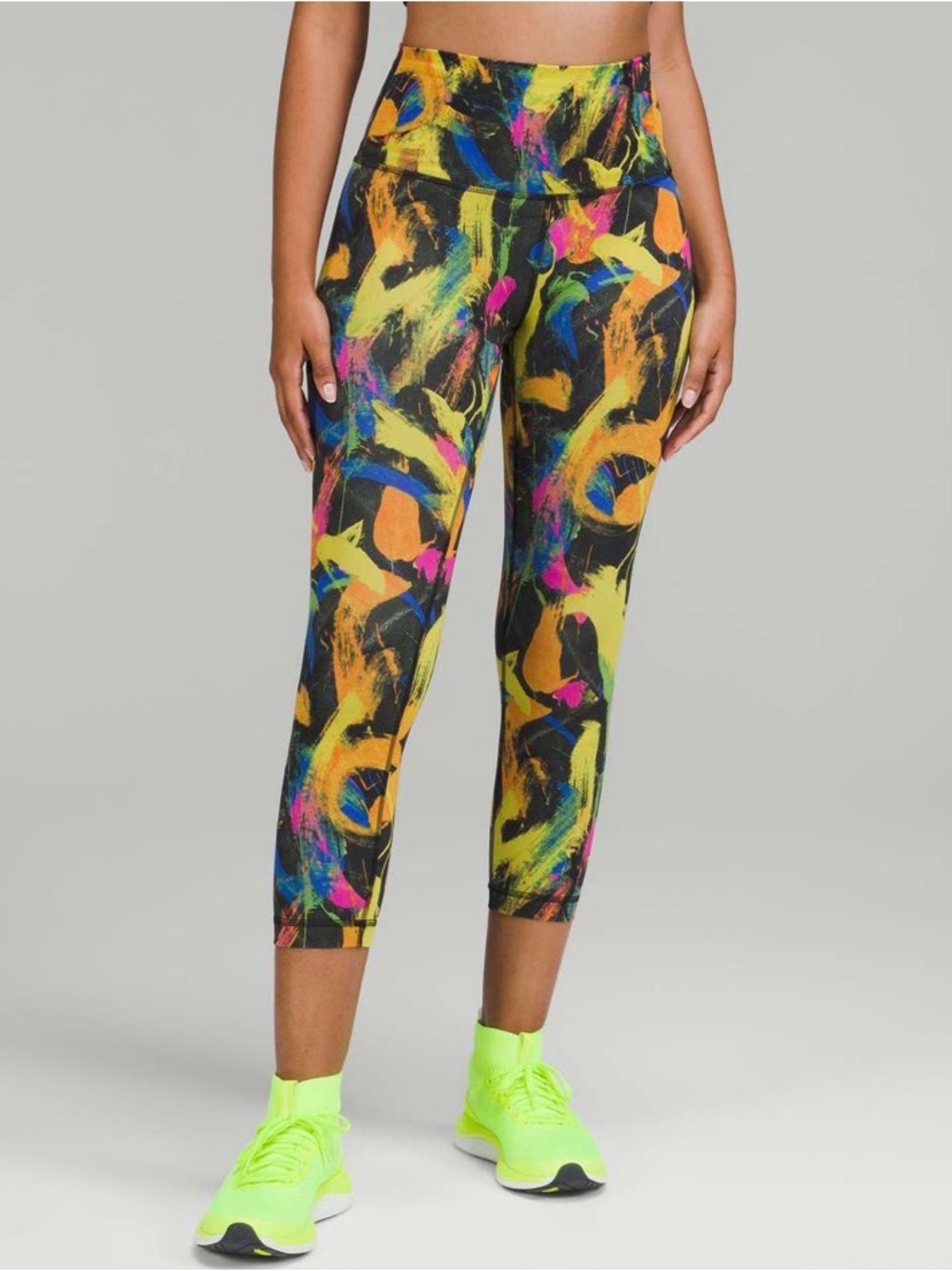 Lululemon Wunder Train High-Rise Crop 23"
Undertone Black Multi Size 8